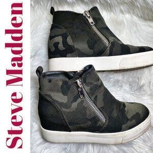 STEVE MADDEN WEDGIE Camo Dual Side Zip High Top Sneaker, Size 6